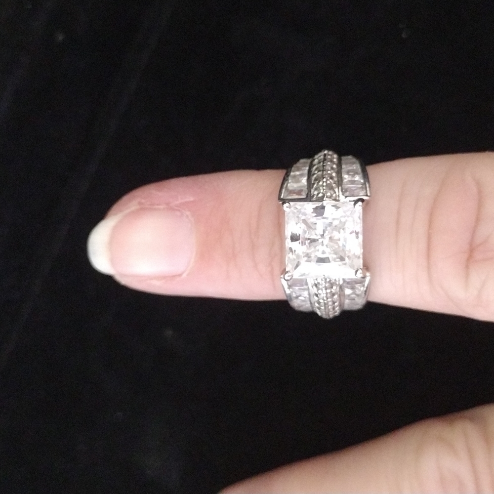 NEW Cubic Zirconia Diamond Ring Size 5.75 item #022